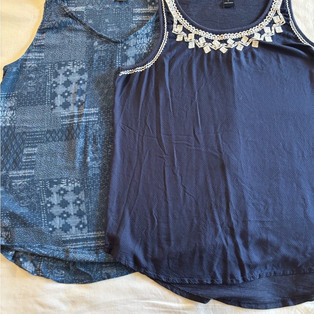Eddie Bauer Navy and Blue Tank Tops with Pattern